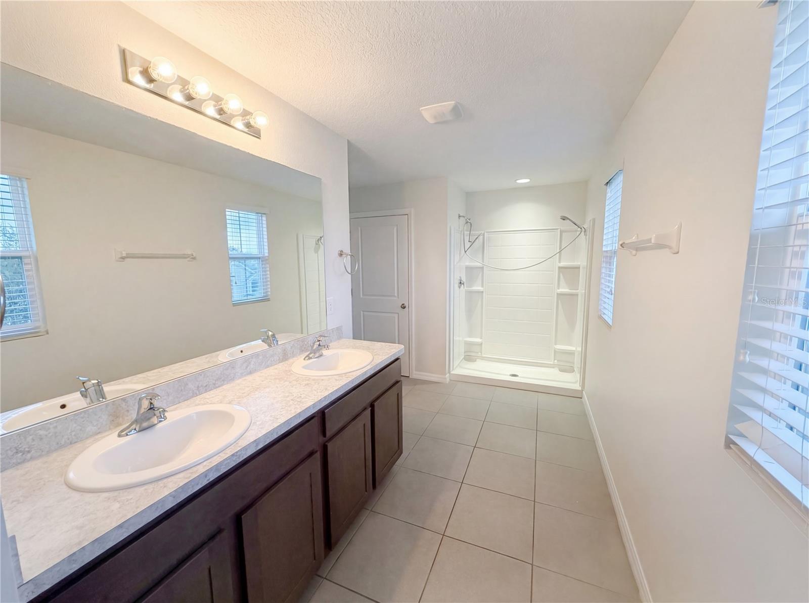 Image 6 of 33 For 35687 Hillbrook Avenue