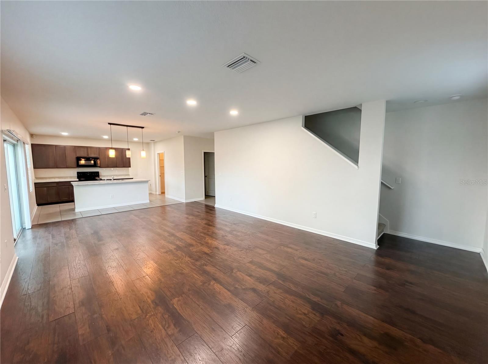 Image 7 of 33 For 35687 Hillbrook Avenue