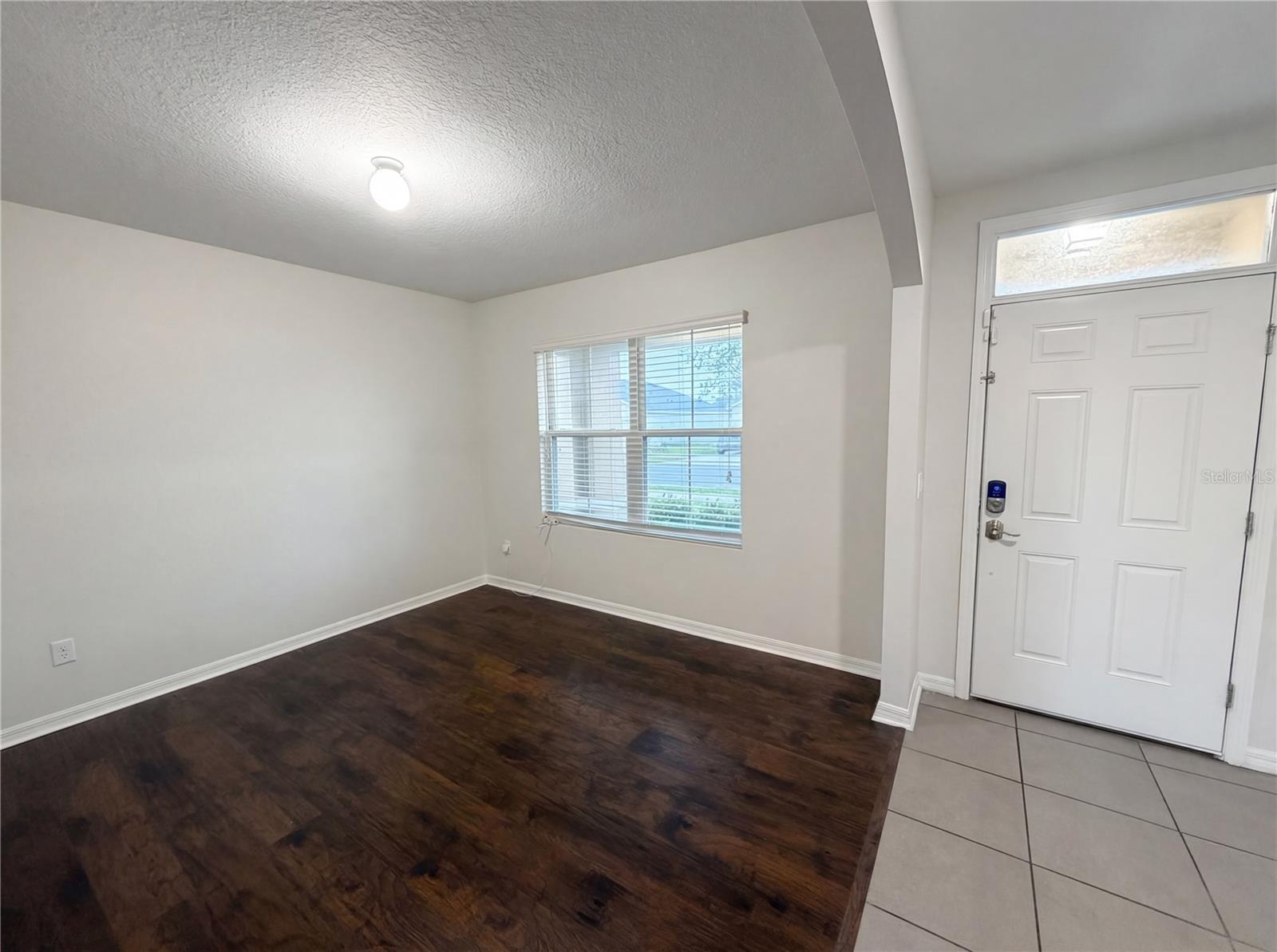 Image 8 of 33 For 35687 Hillbrook Avenue