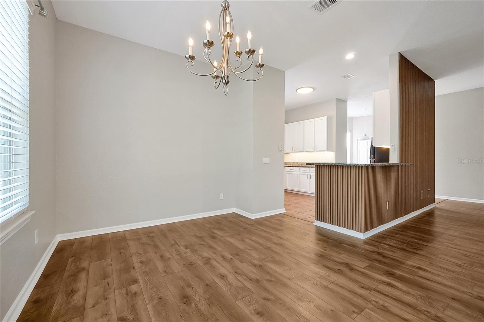 Image 19 of 41 For 7521 Bay Port Road 12