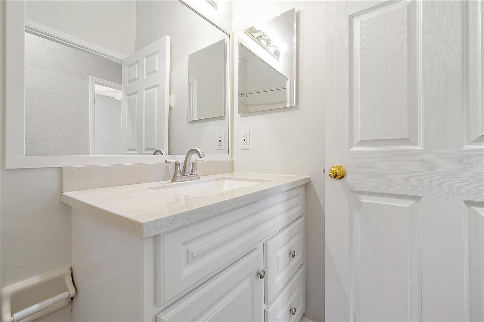 Image 37 of 41 For 7521 Bay Port Road 12