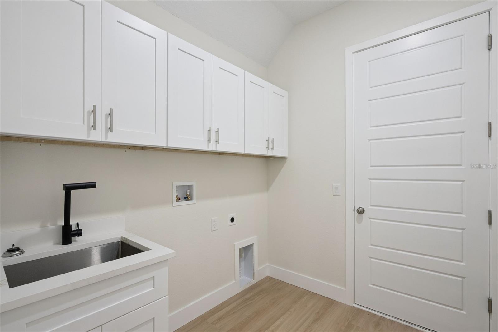 Image 39 of 65 For 1965 Sheeler Avenue