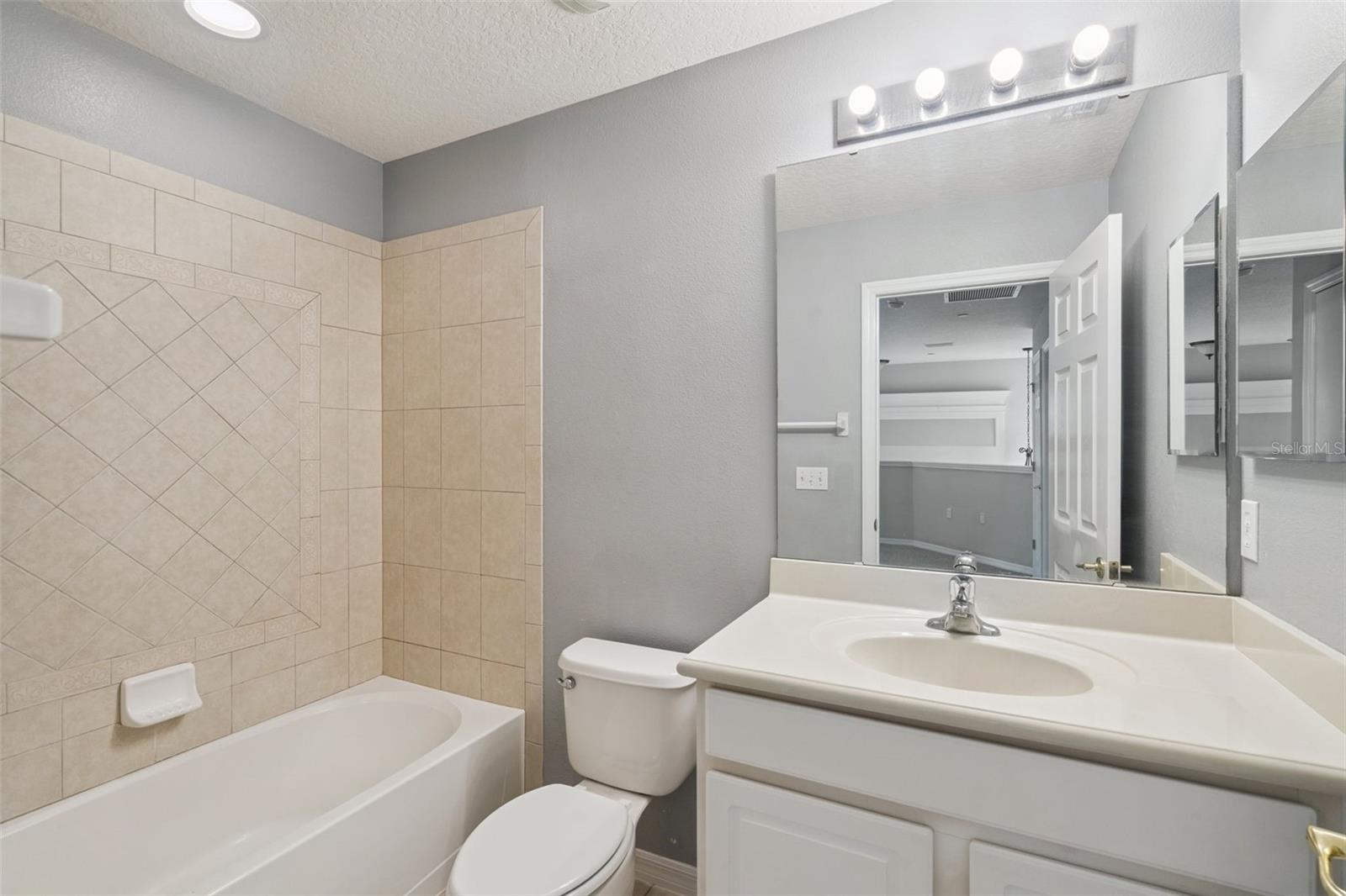 Image 17 of 23 For 722 Chacall Loop