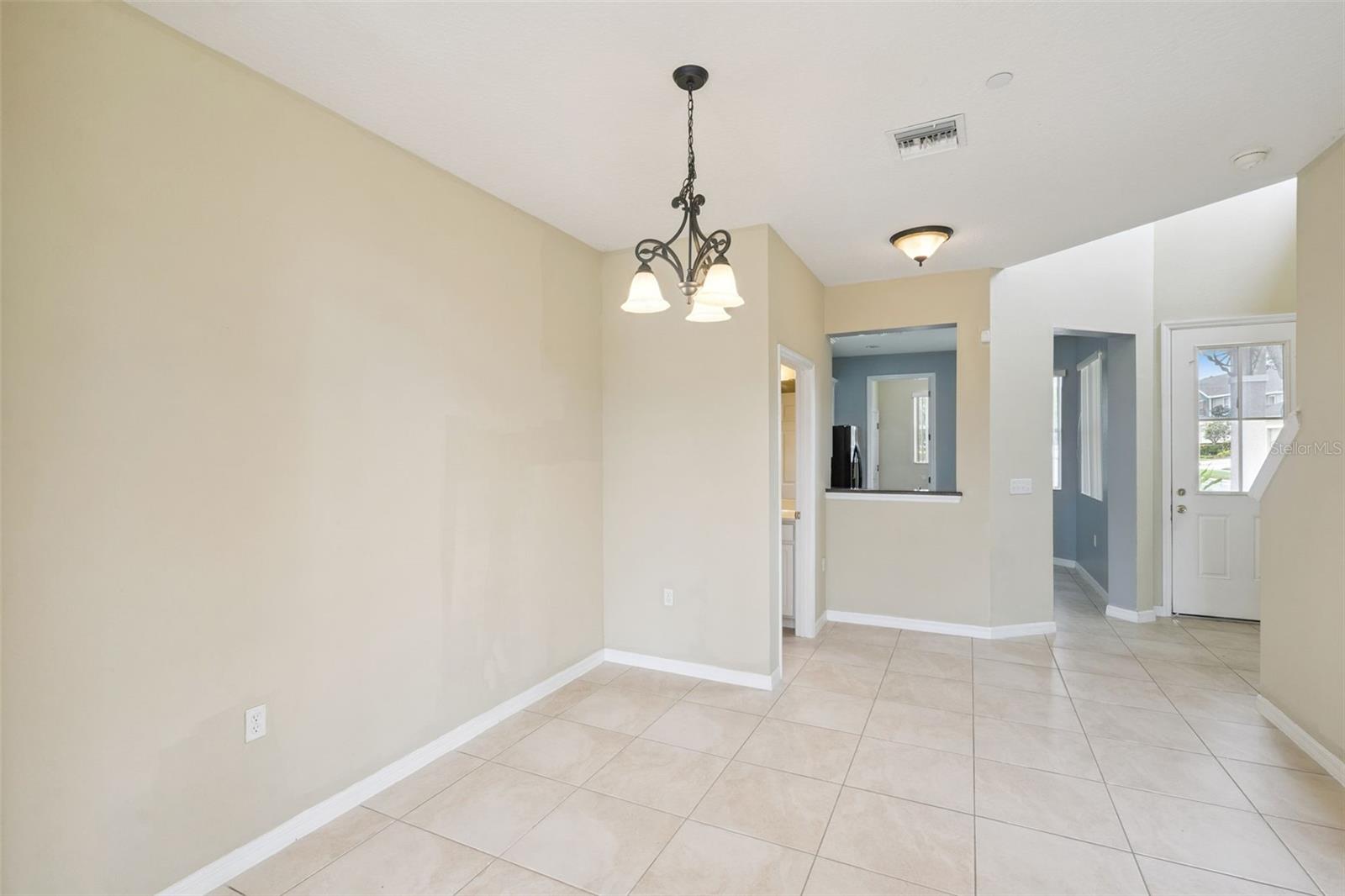 Image 5 of 23 For 722 Chacall Loop