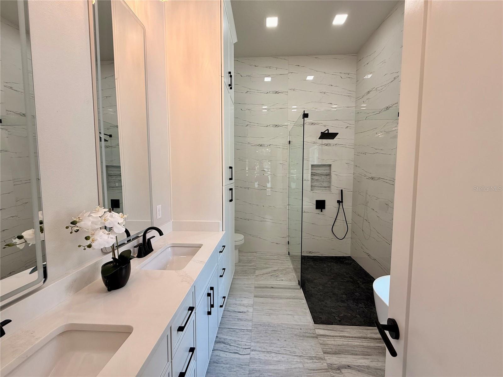 Image 31 of 53 For 5637 Marinell Drive