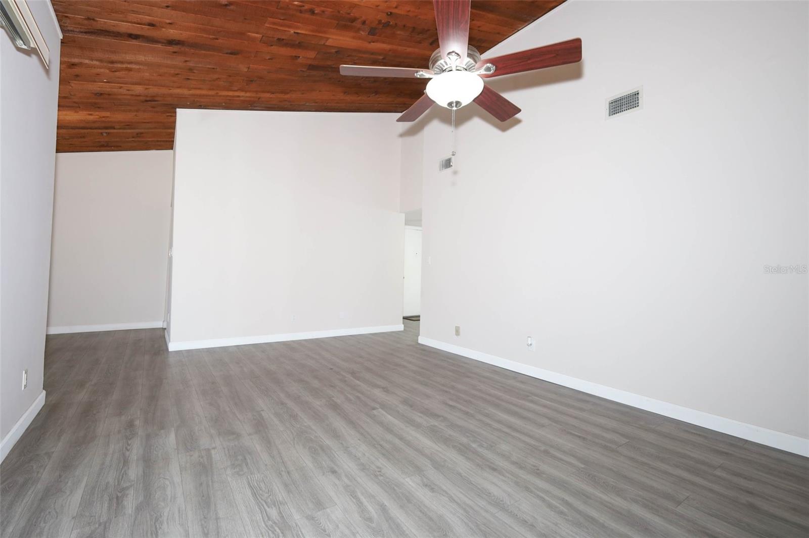 Image 10 of 69 For 200 Maitland Avenue 78