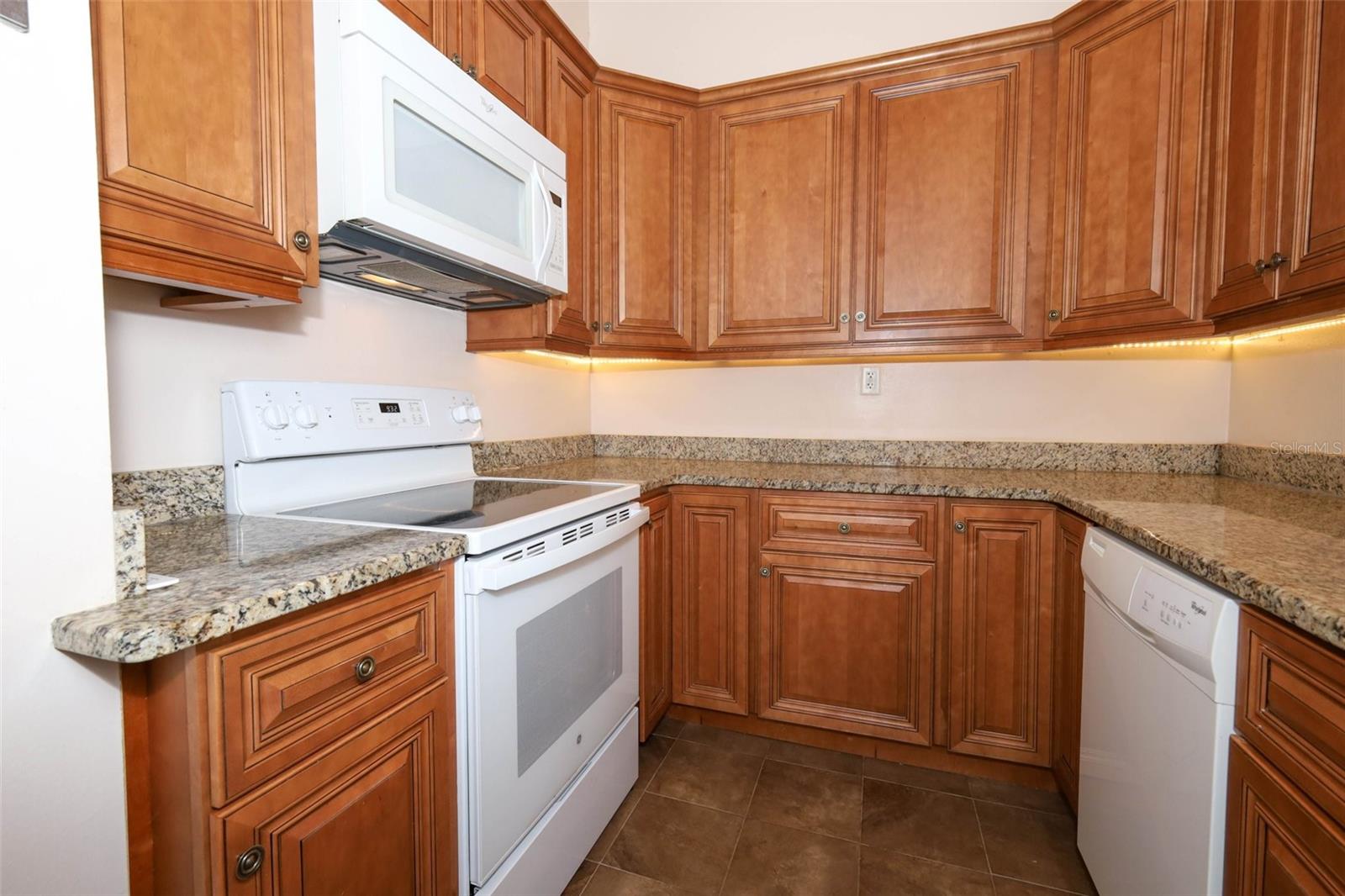 Image 15 of 69 For 200 Maitland Avenue 78