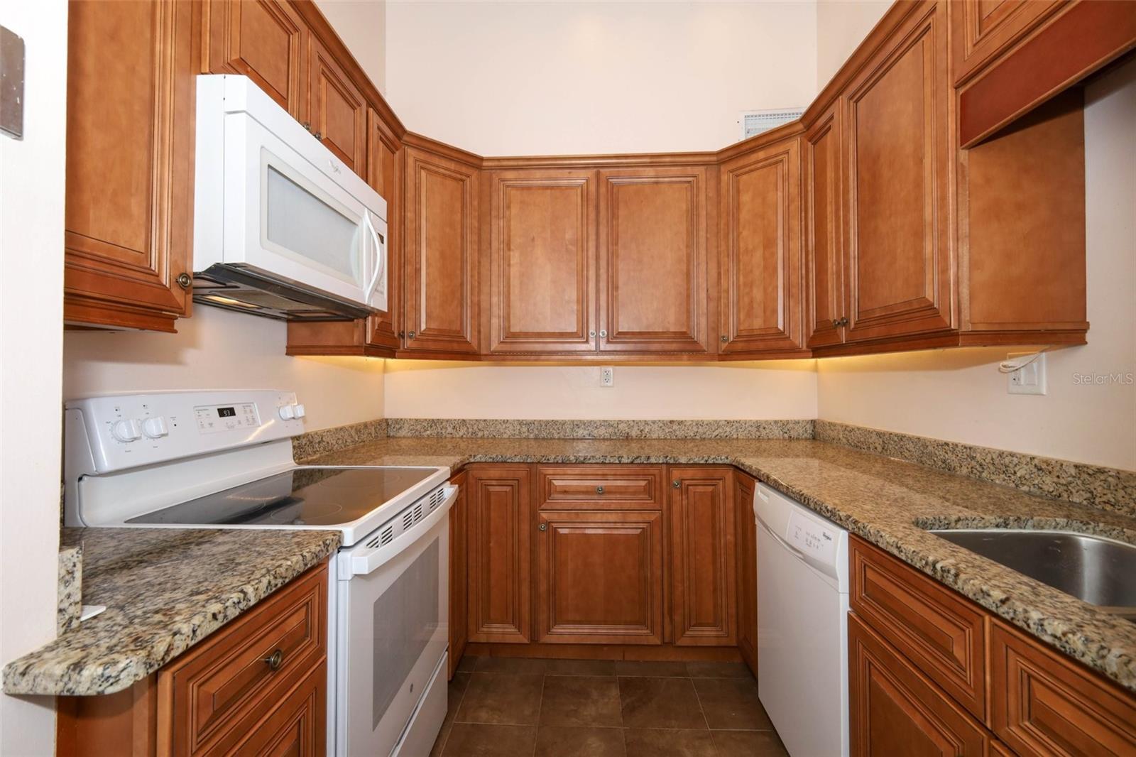 Image 16 of 69 For 200 Maitland Avenue 78