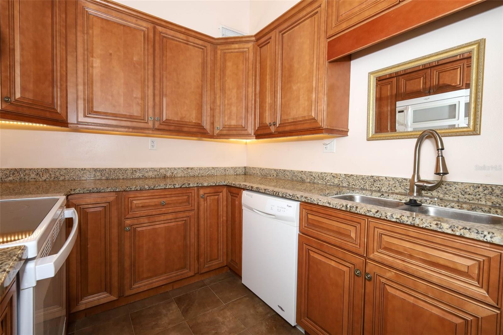 Image 17 of 69 For 200 Maitland Avenue 78