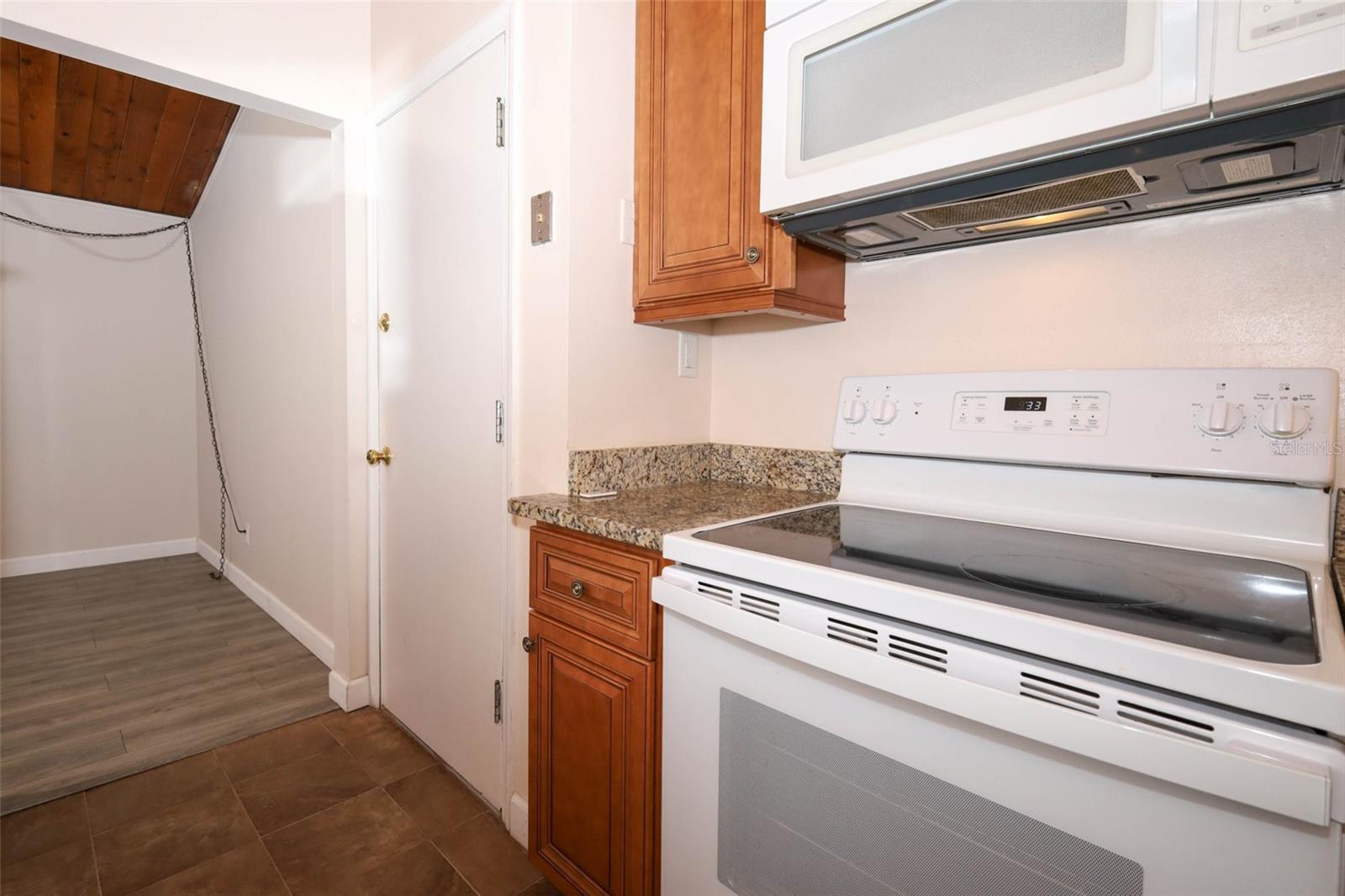 Image 18 of 69 For 200 Maitland Avenue 78