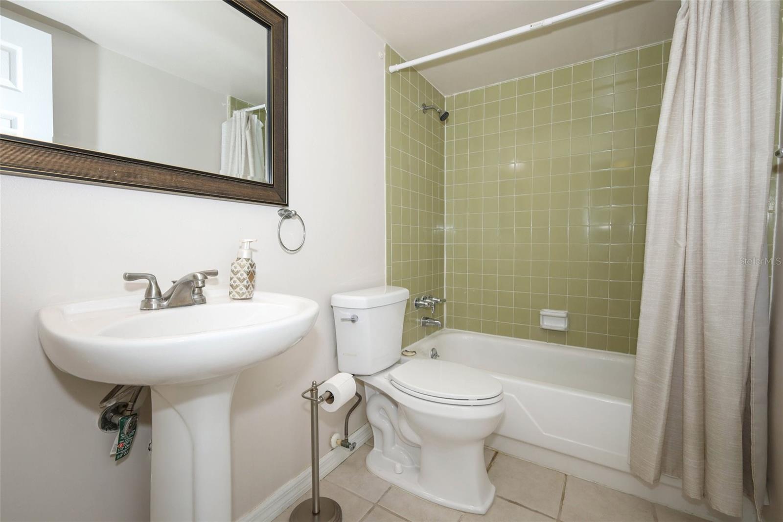 Image 31 of 69 For 200 Maitland Avenue 78