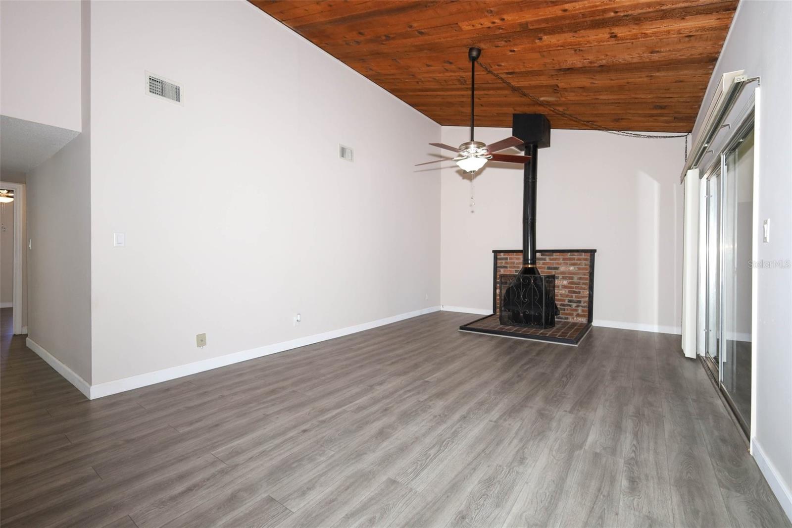 Image 6 of 69 For 200 Maitland Avenue 78