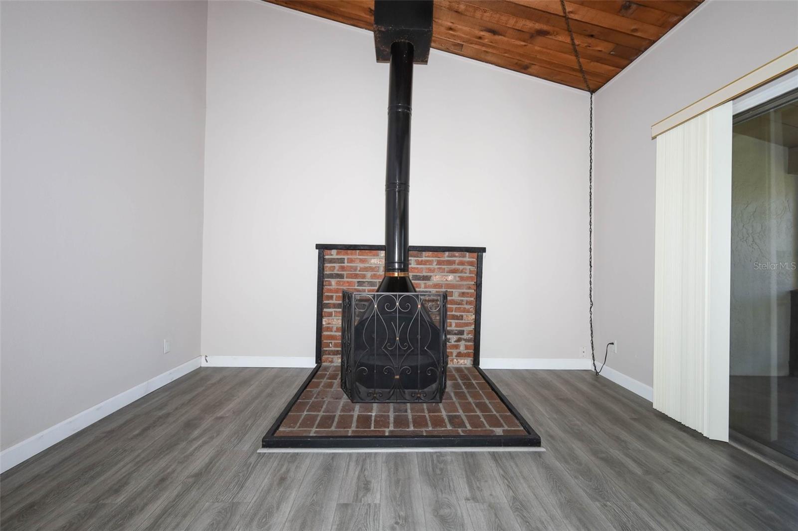 Image 7 of 69 For 200 Maitland Avenue 78