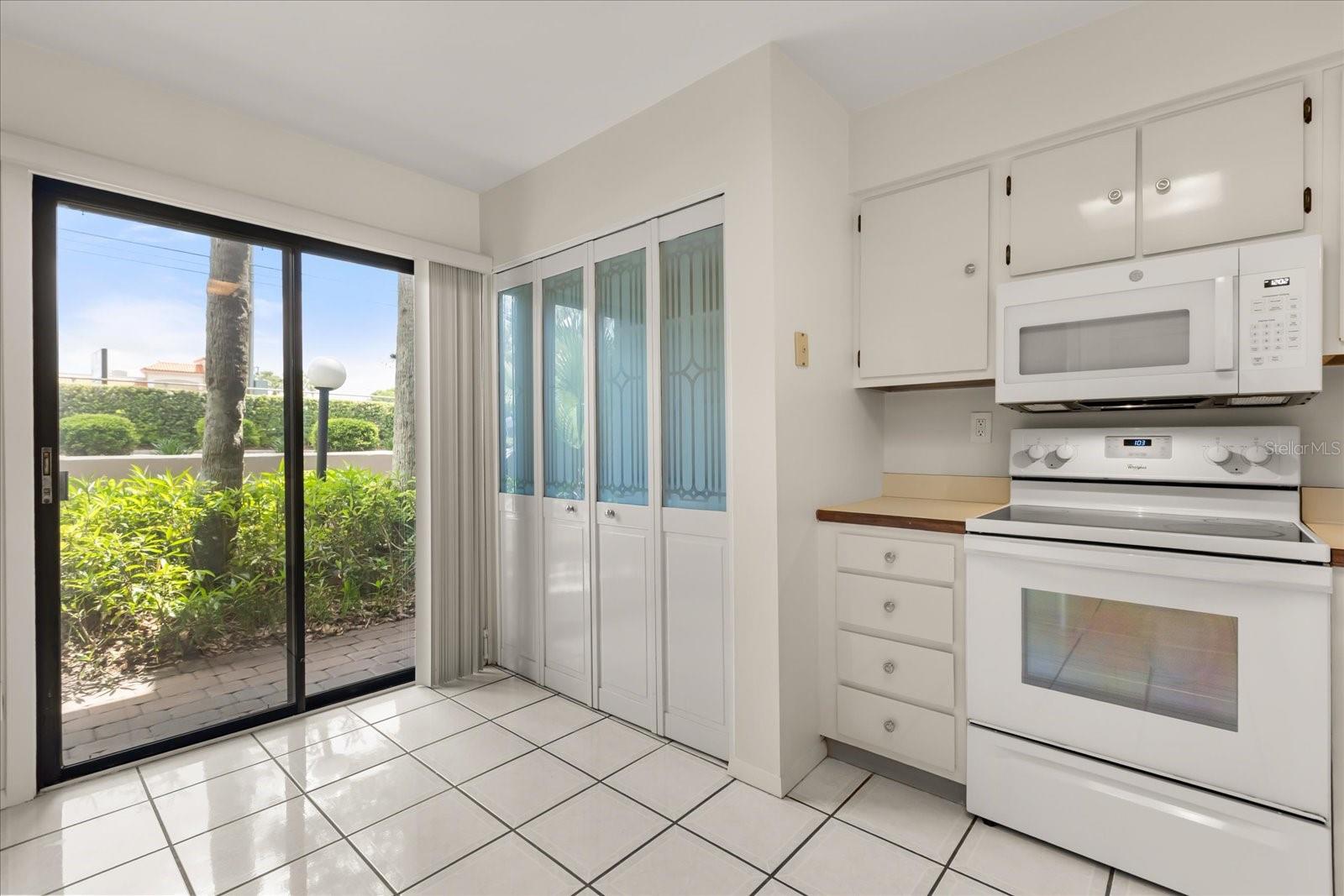 Image 10 of 47 For 170 Maitland Avenue