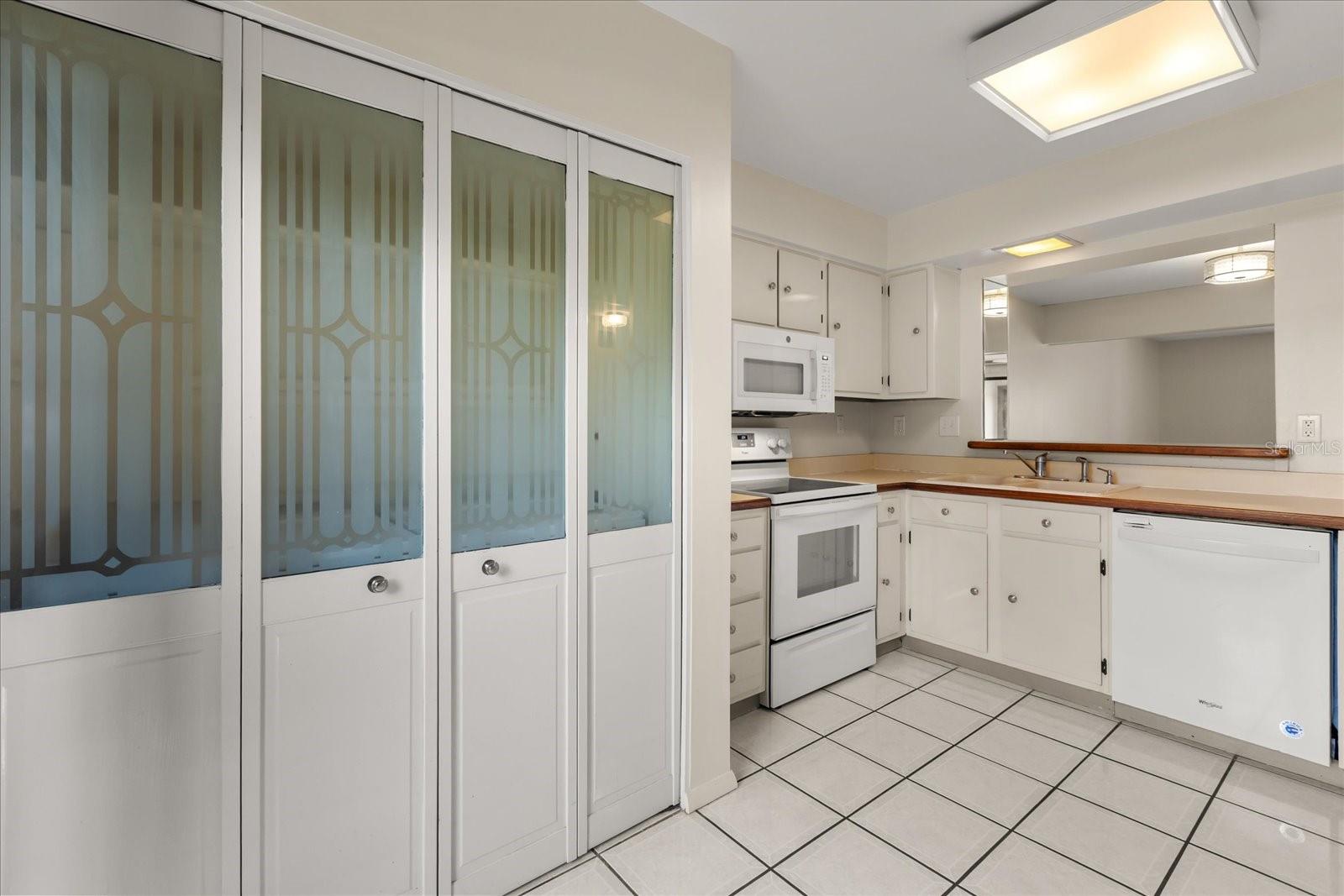 Image 11 of 47 For 170 Maitland Avenue