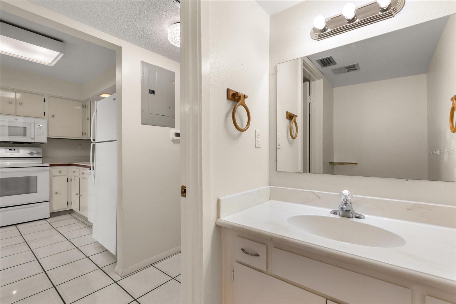 Image 14 of 47 For 170 Maitland Avenue