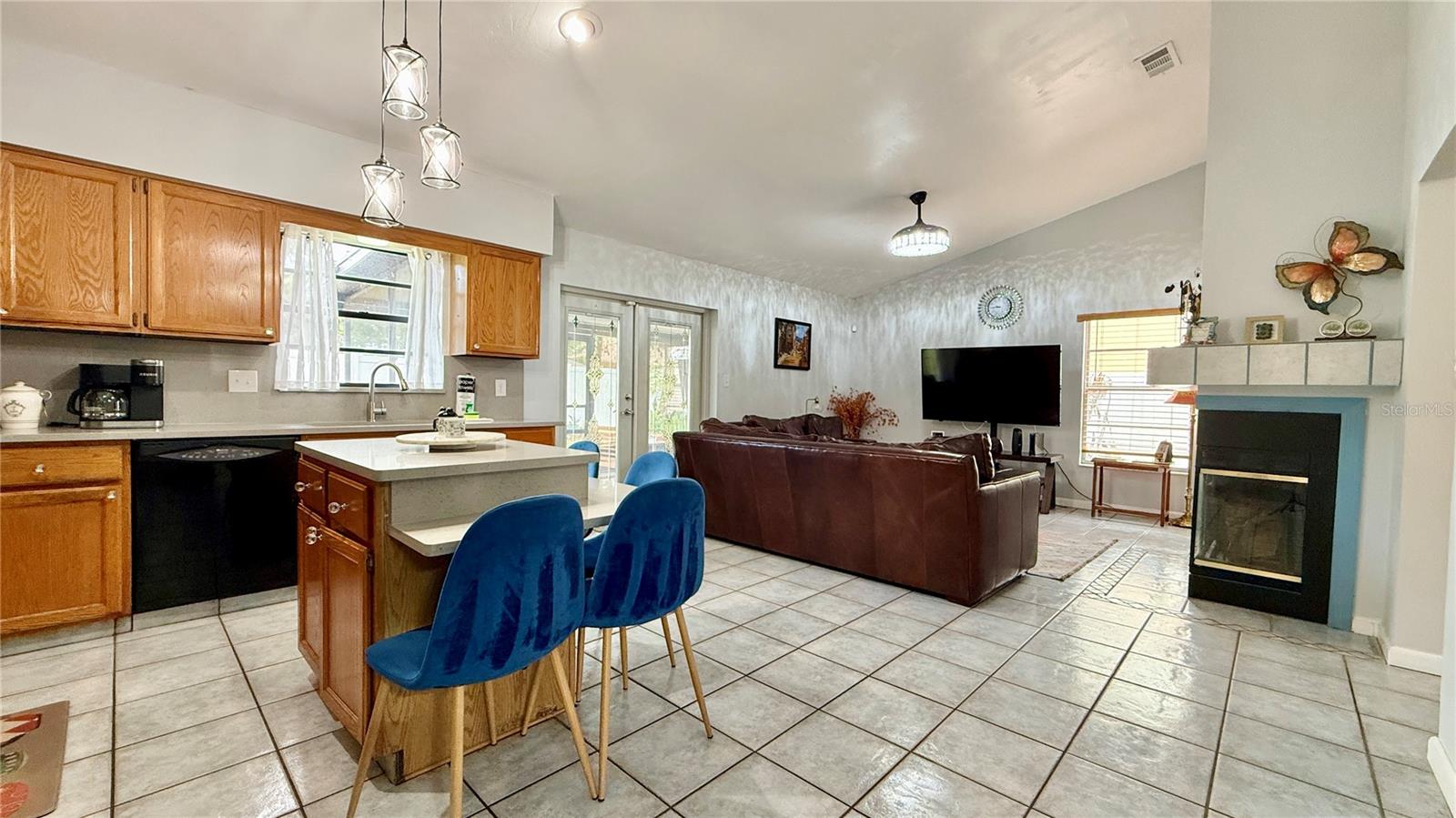 Image 14 of 38 For 125 Teakwood Drive