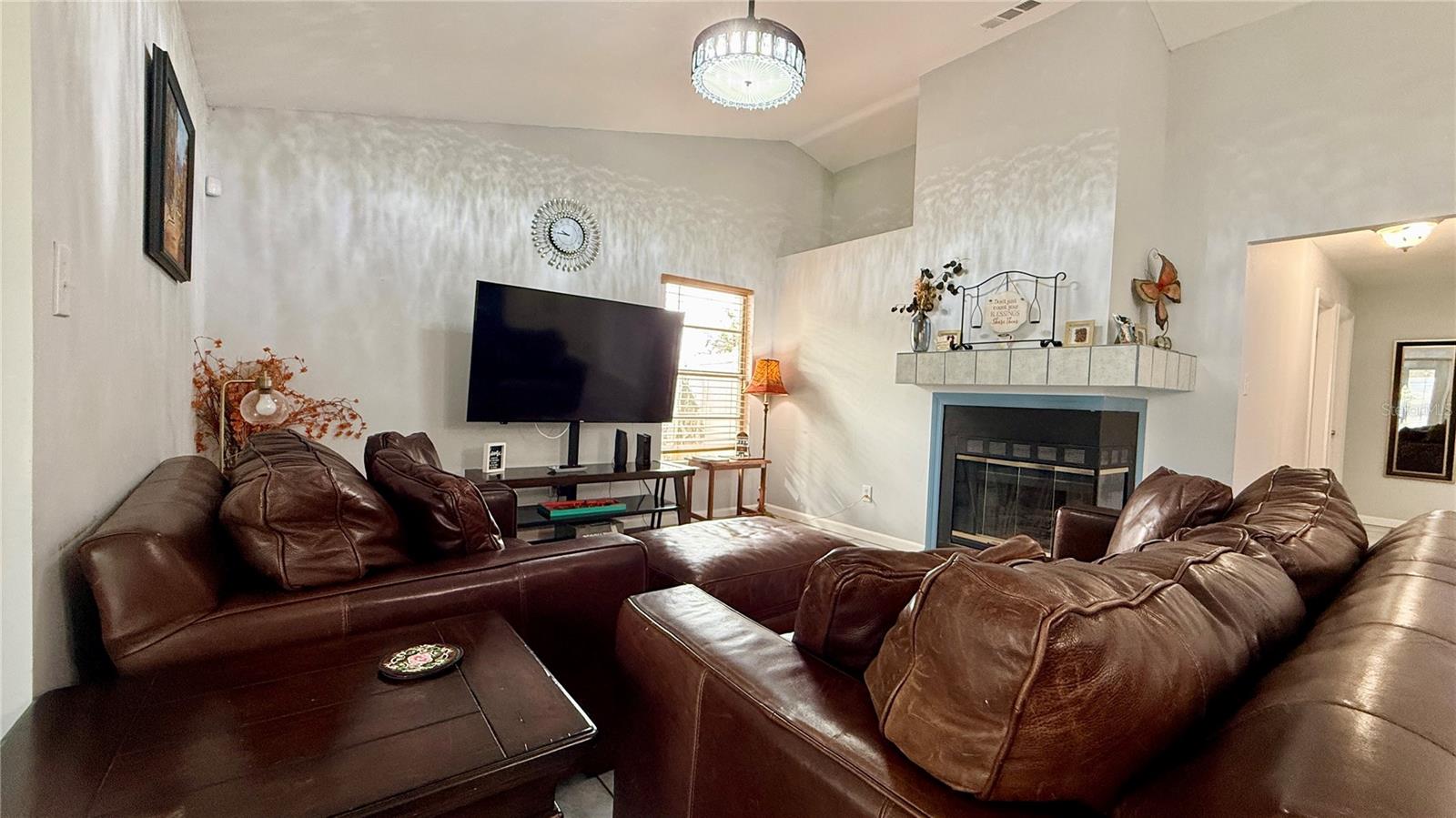 Image 17 of 38 For 125 Teakwood Drive