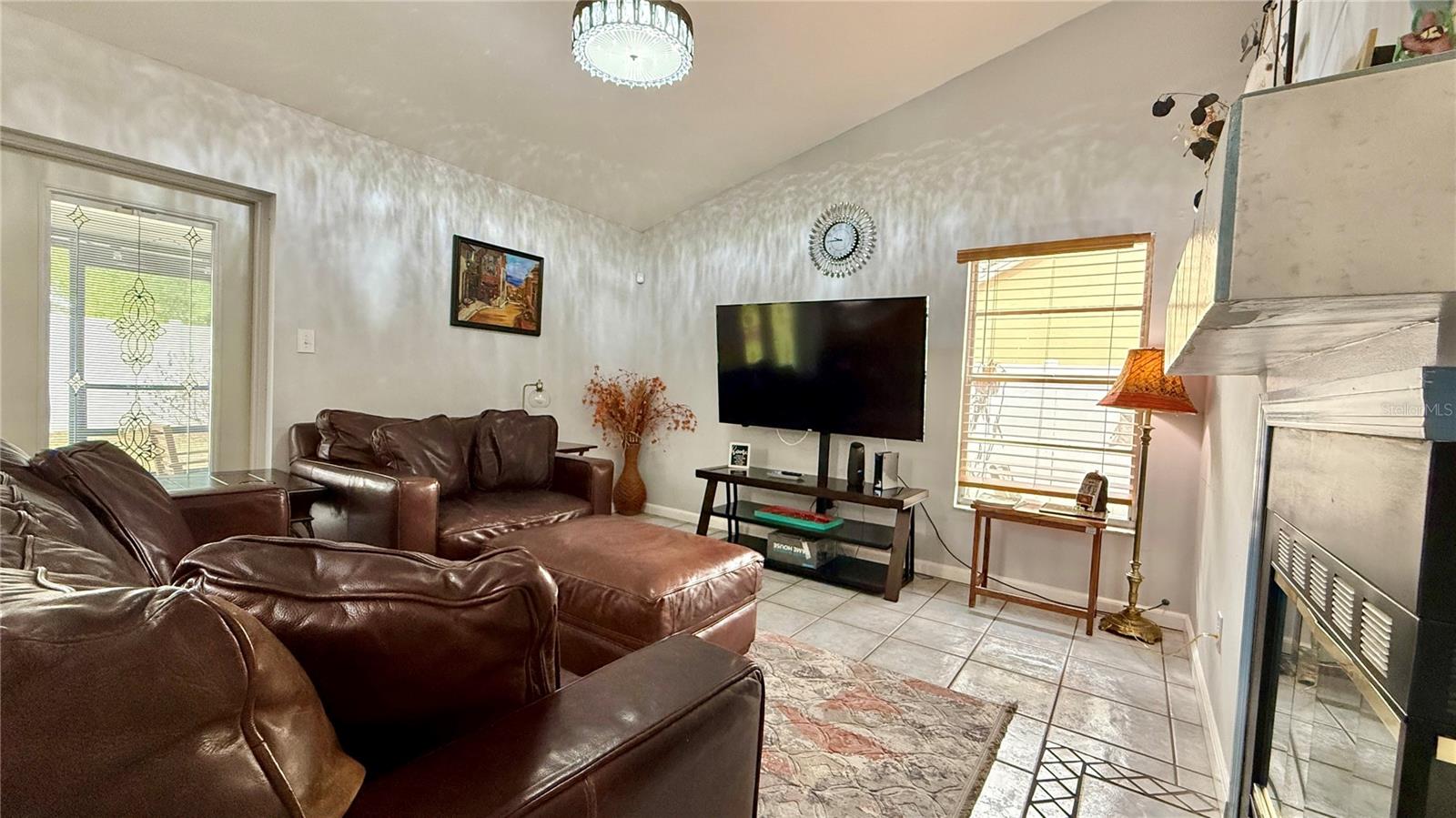 Image 18 of 38 For 125 Teakwood Drive