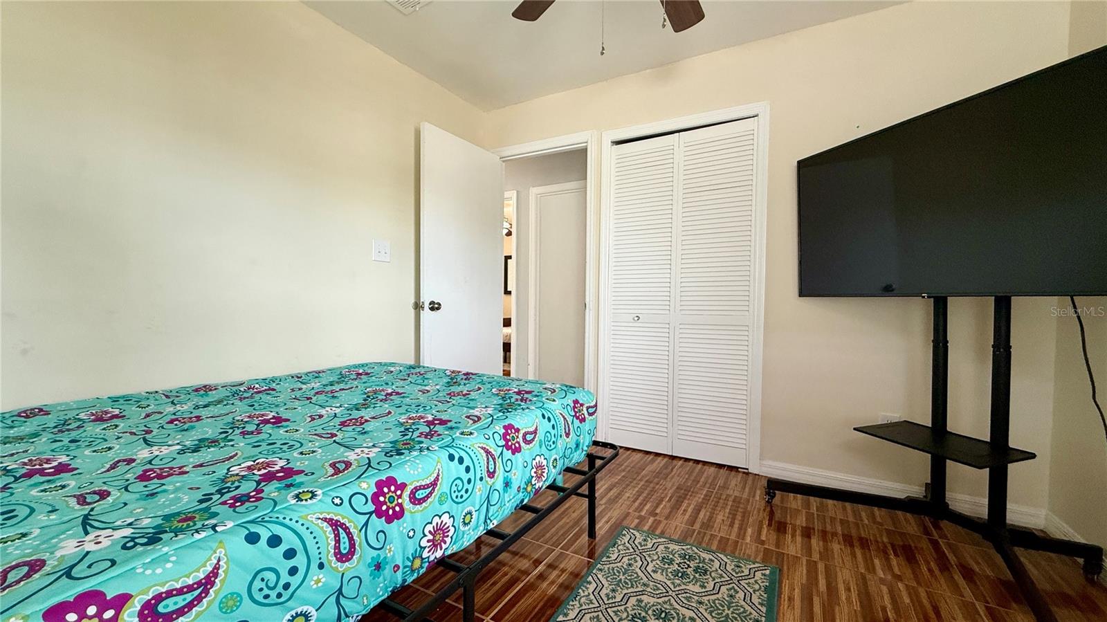 Image 27 of 38 For 125 Teakwood Drive