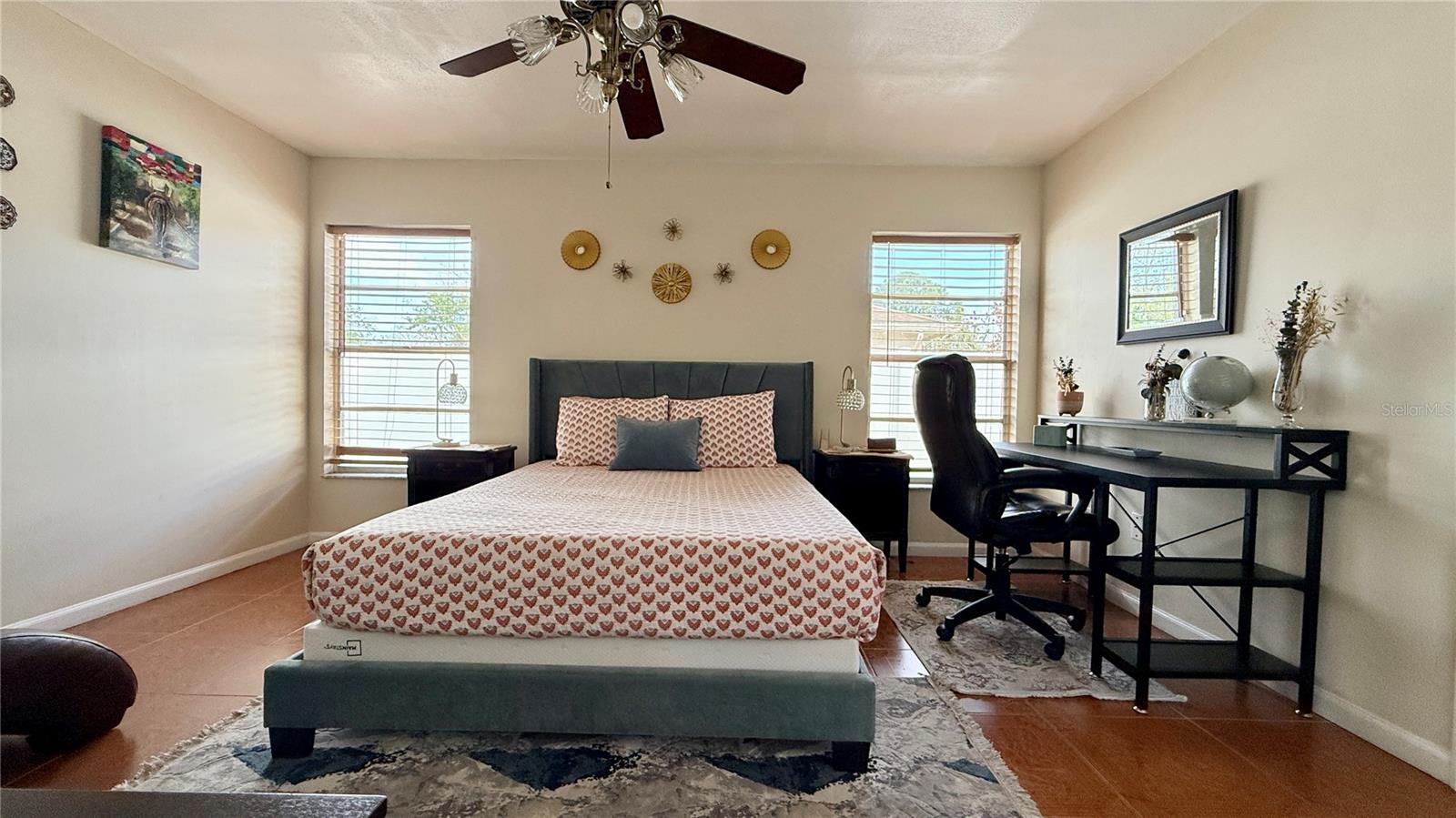 Image 28 of 38 For 125 Teakwood Drive