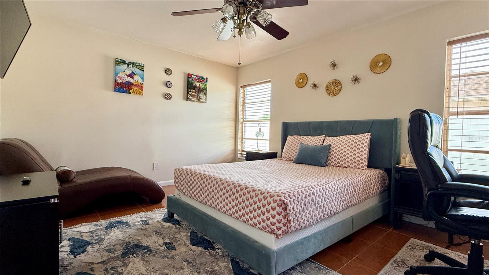 Image 29 of 38 For 125 Teakwood Drive