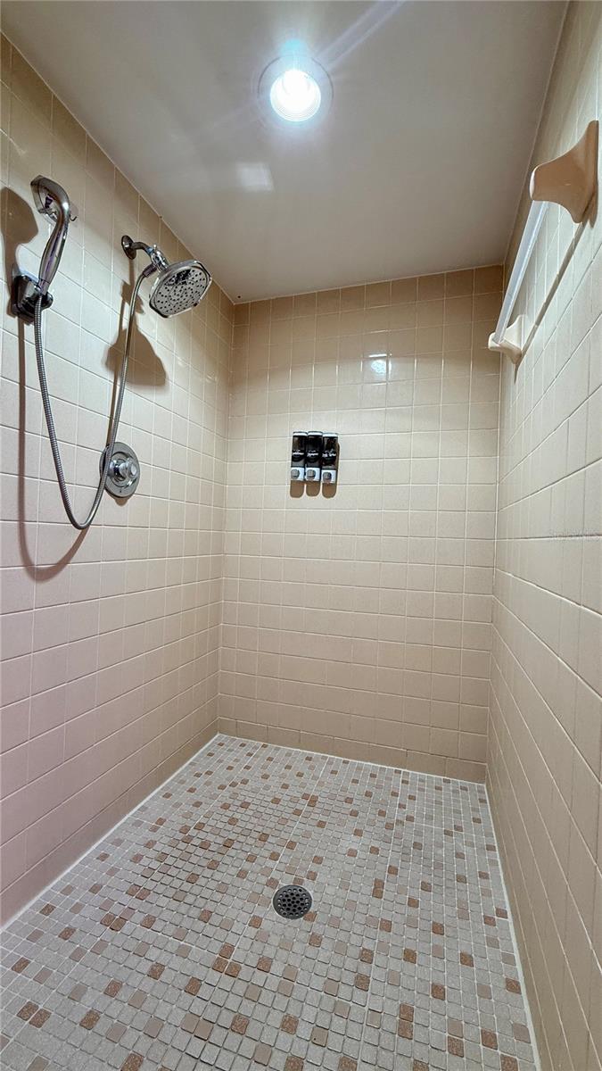 Image 31 of 38 For 125 Teakwood Drive