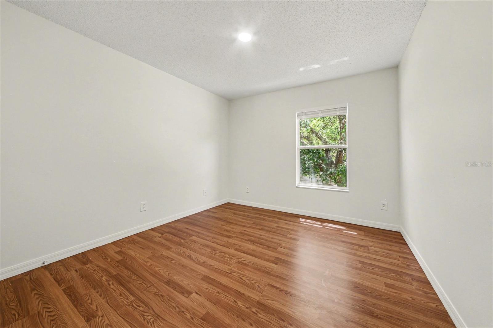 Image 17 of 25 For 16832 Gold Star Court