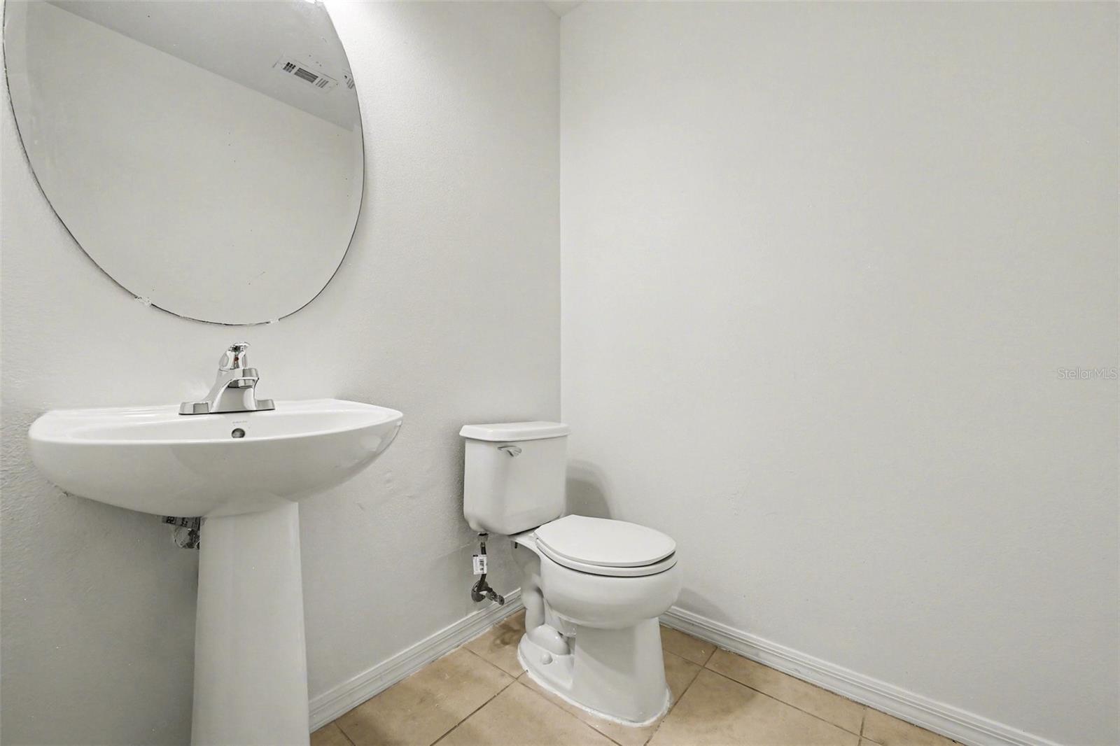 Image 23 of 25 For 16832 Gold Star Court