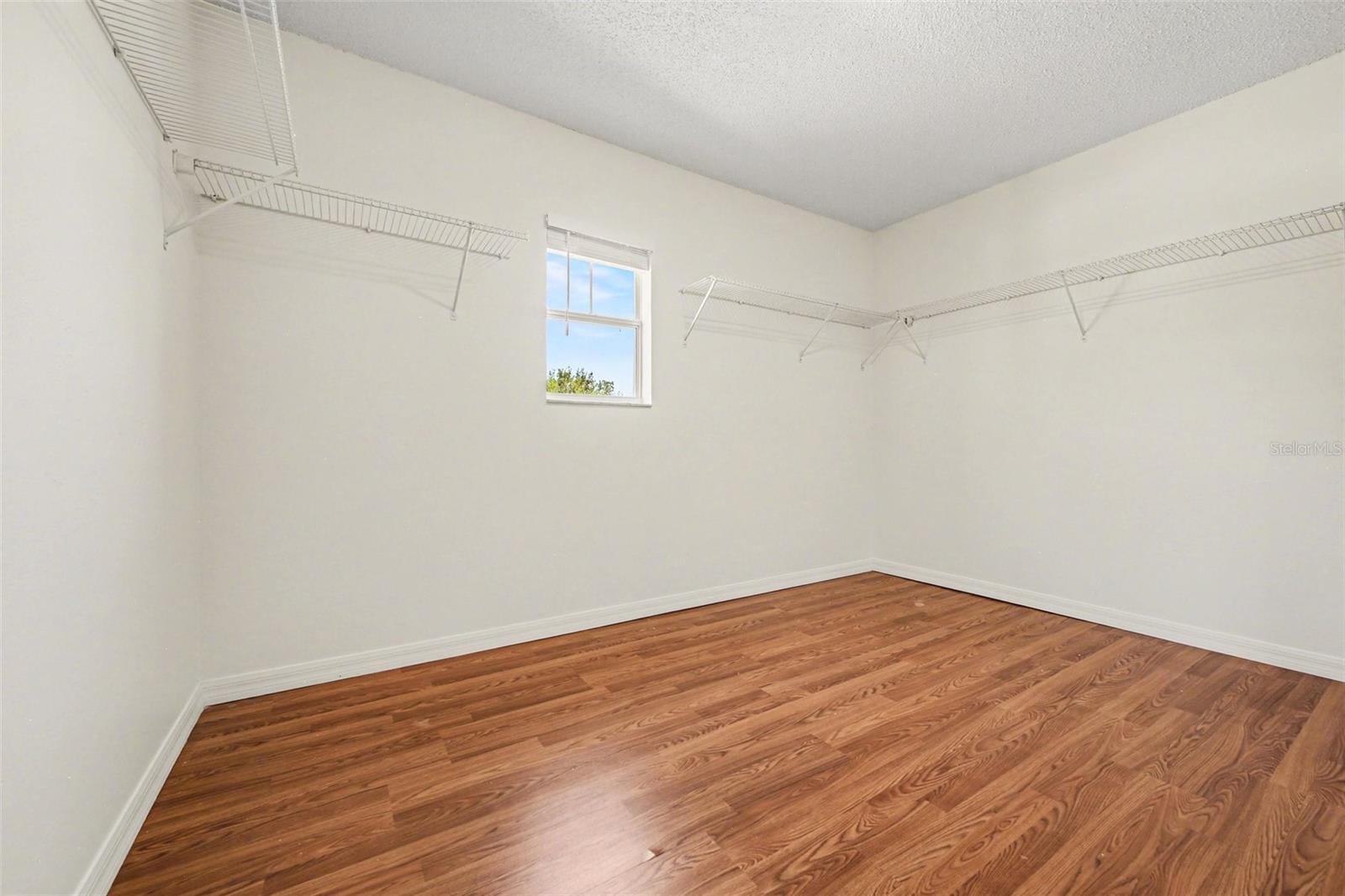 Image 5 of 25 For 16832 Gold Star Court