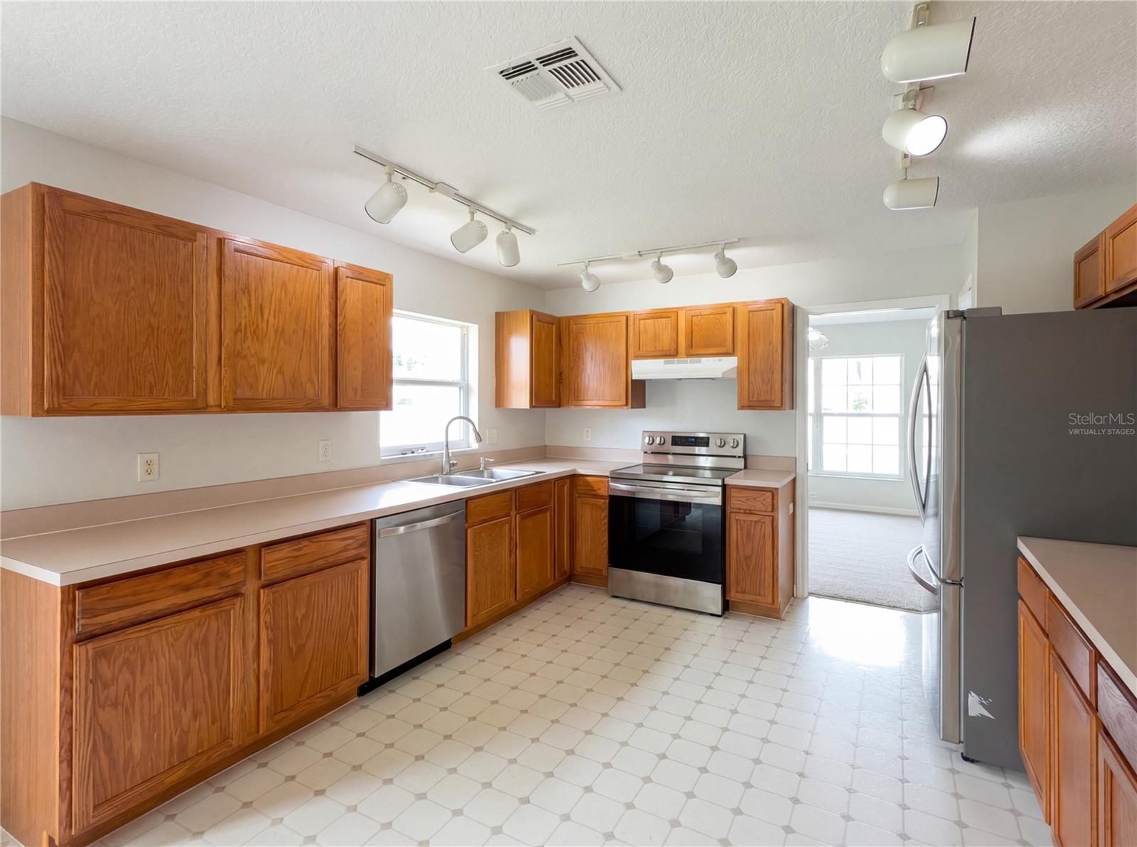Image 2 of 23 For 1021 Dekleva Drive