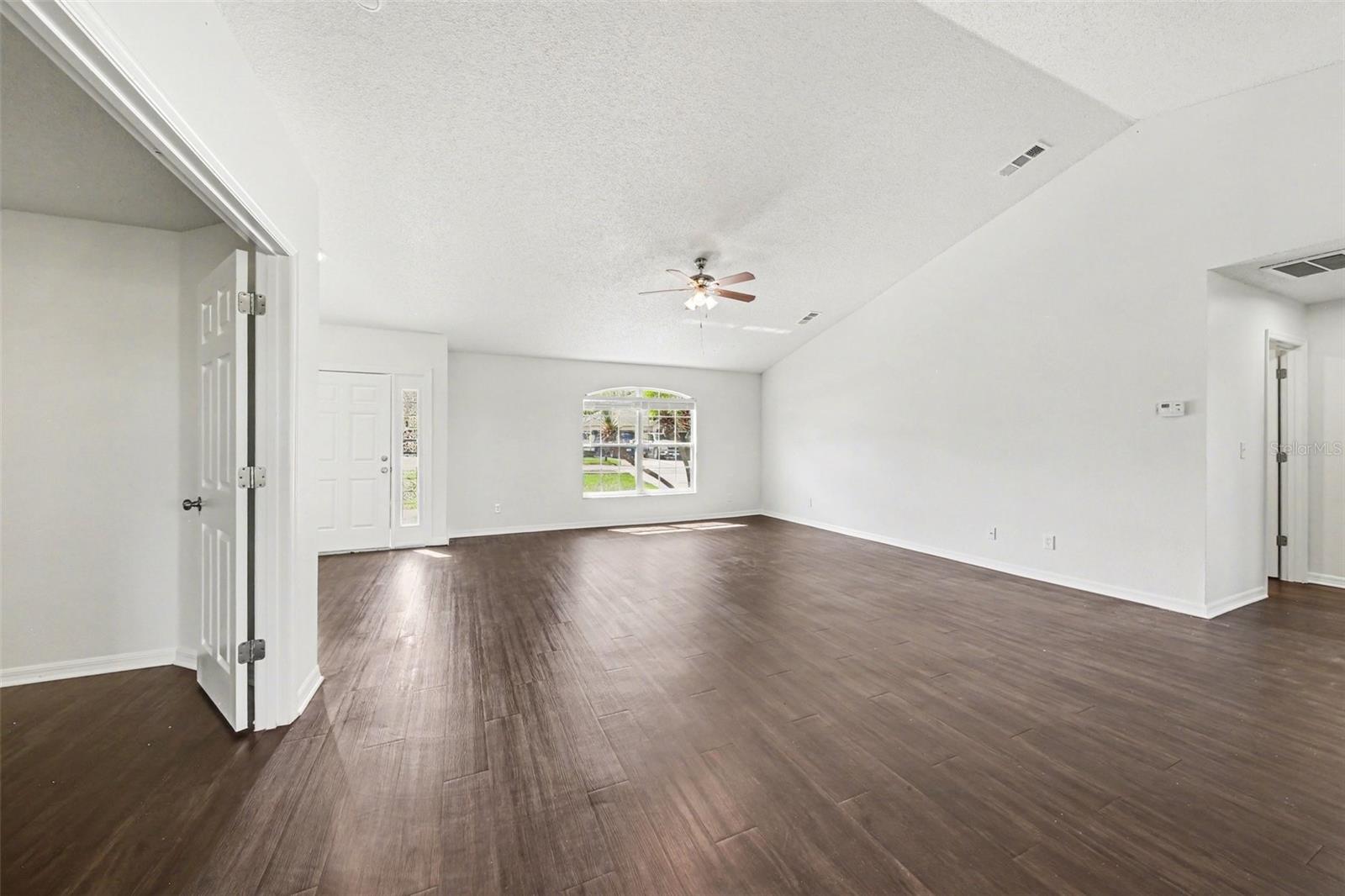 Image 10 of 25 For 1011 Bluegrass Drive