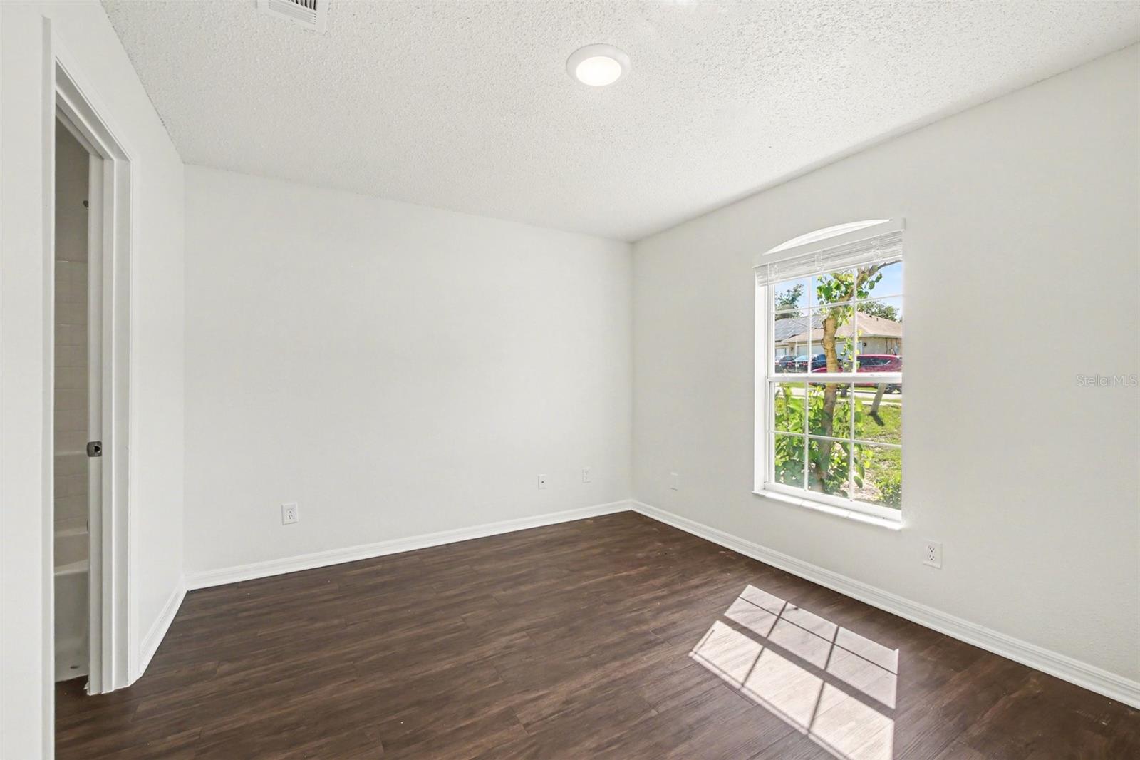 Image 14 of 25 For 1011 Bluegrass Drive