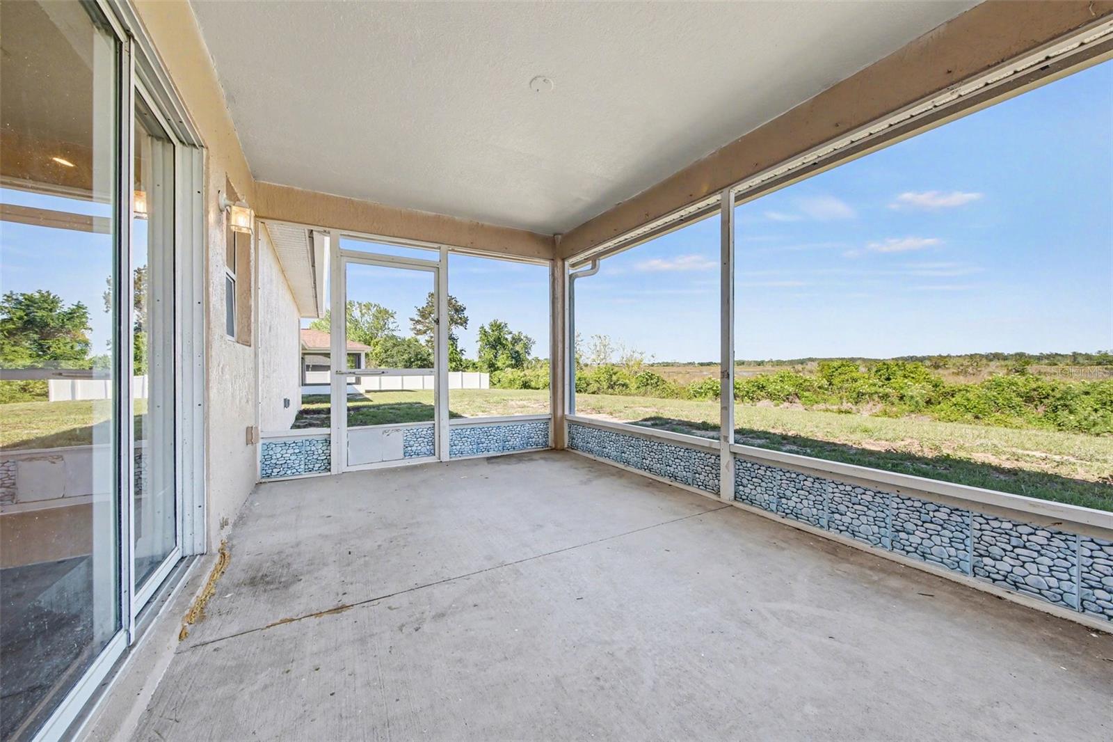 Image 22 of 25 For 1011 Bluegrass Drive