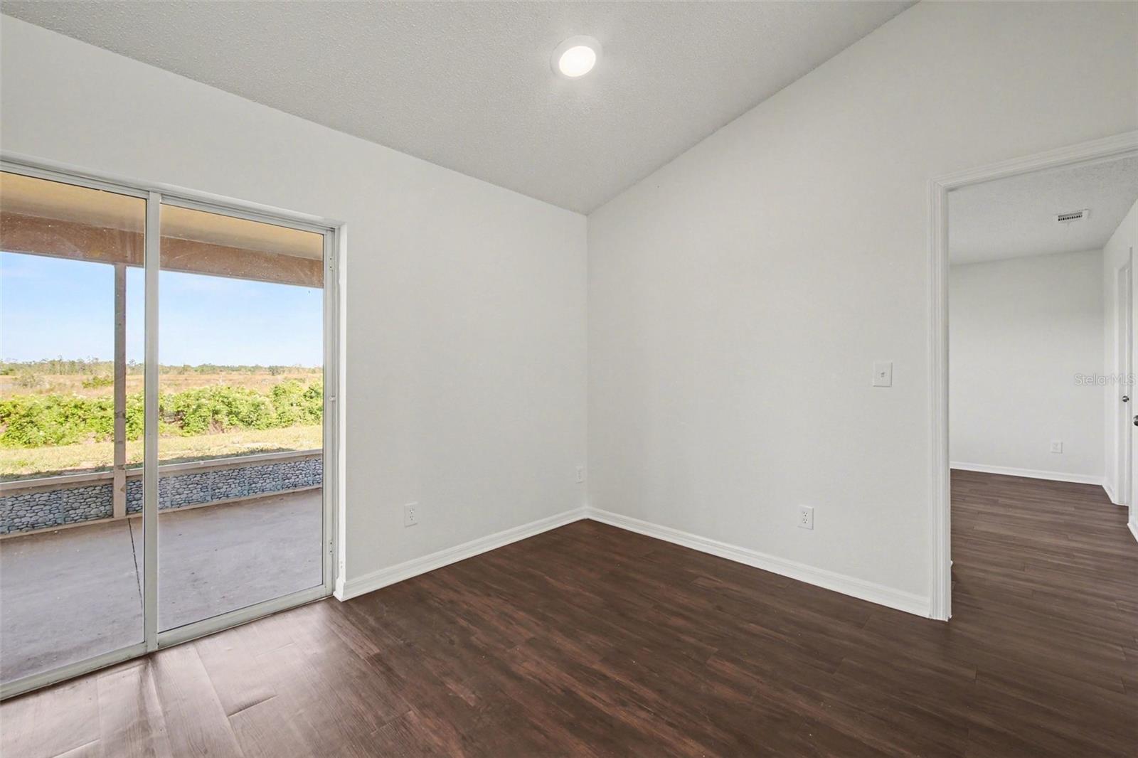 Image 4 of 25 For 1011 Bluegrass Drive