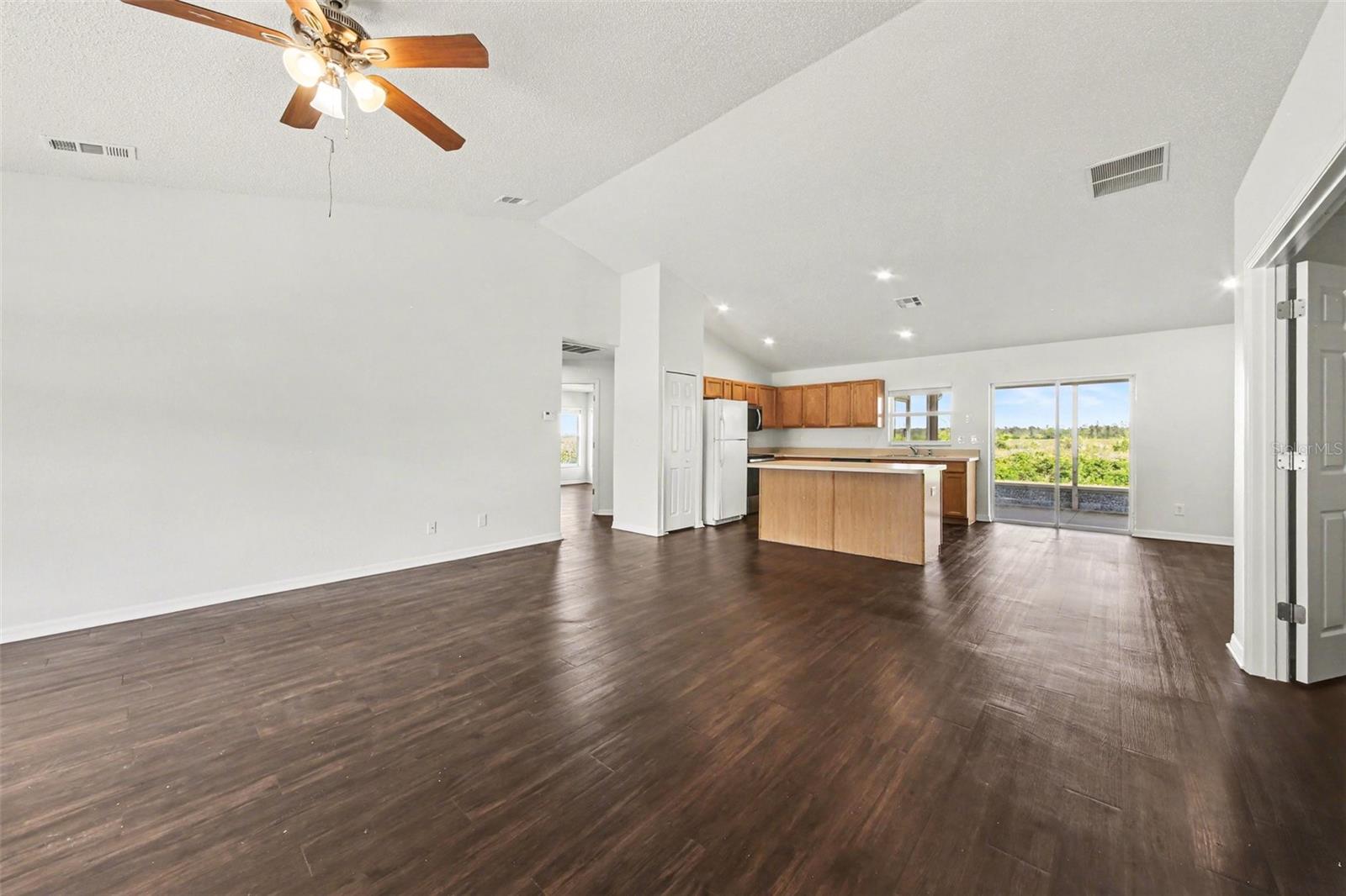 Image 5 of 25 For 1011 Bluegrass Drive