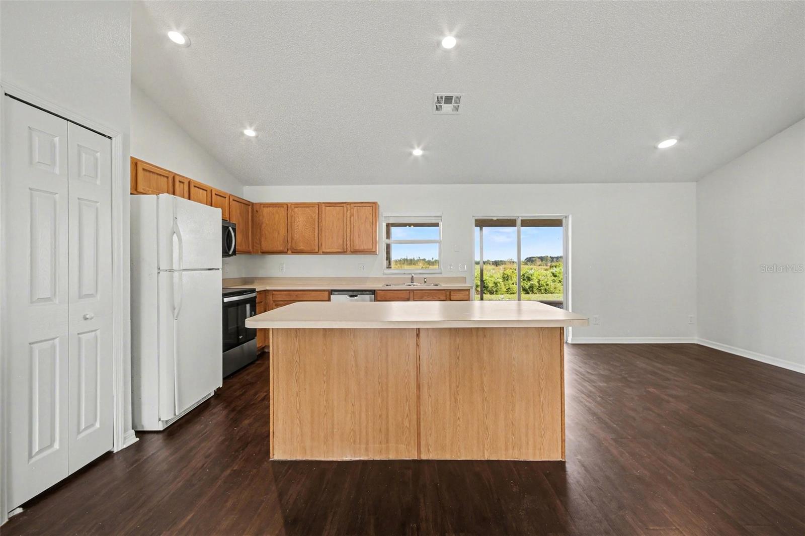 Image 7 of 25 For 1011 Bluegrass Drive