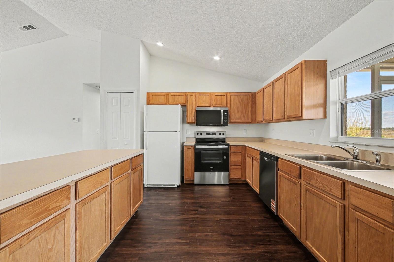 Image 8 of 25 For 1011 Bluegrass Drive