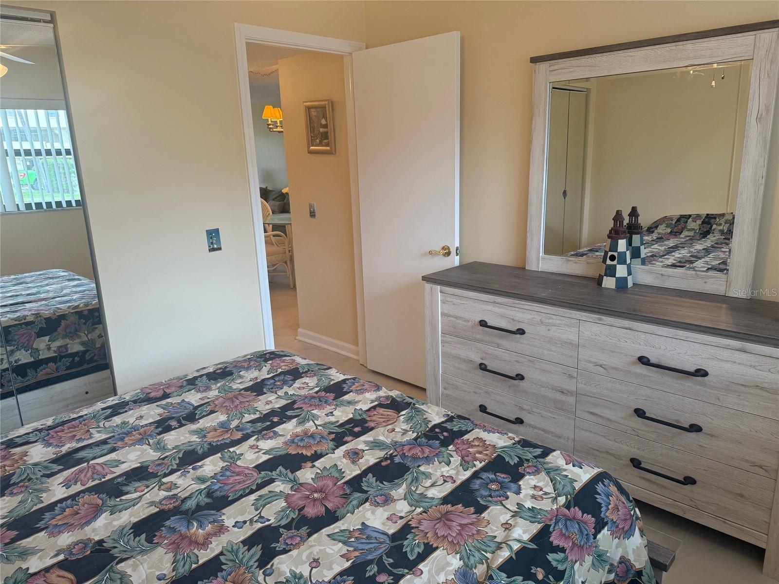 Image 8 of 20 For 6180 Sun Boulevard 115