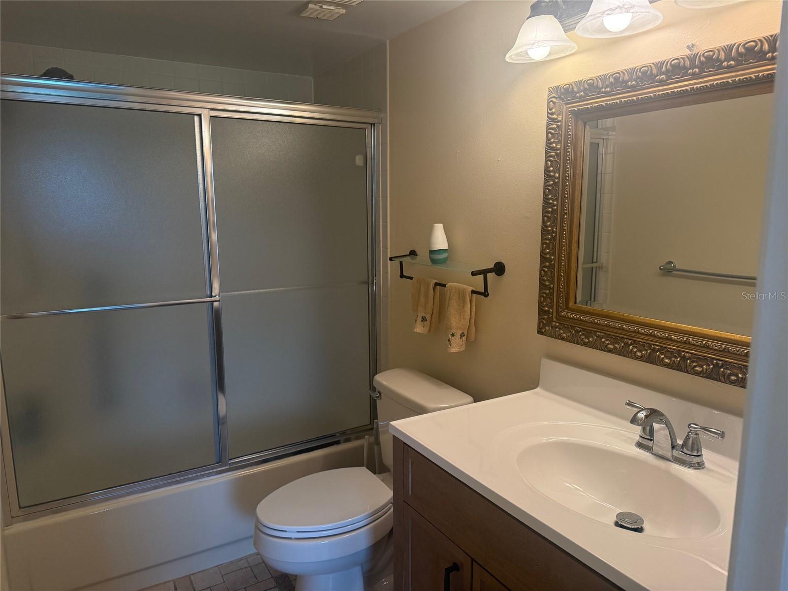 Image 9 of 20 For 6180 Sun Boulevard 115