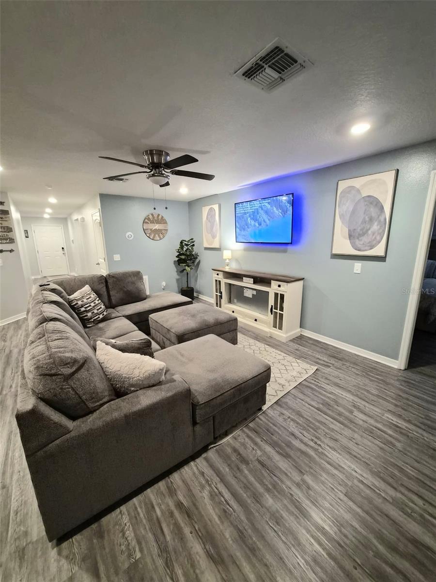 Image 3 of 14 For 214 Linda Lane