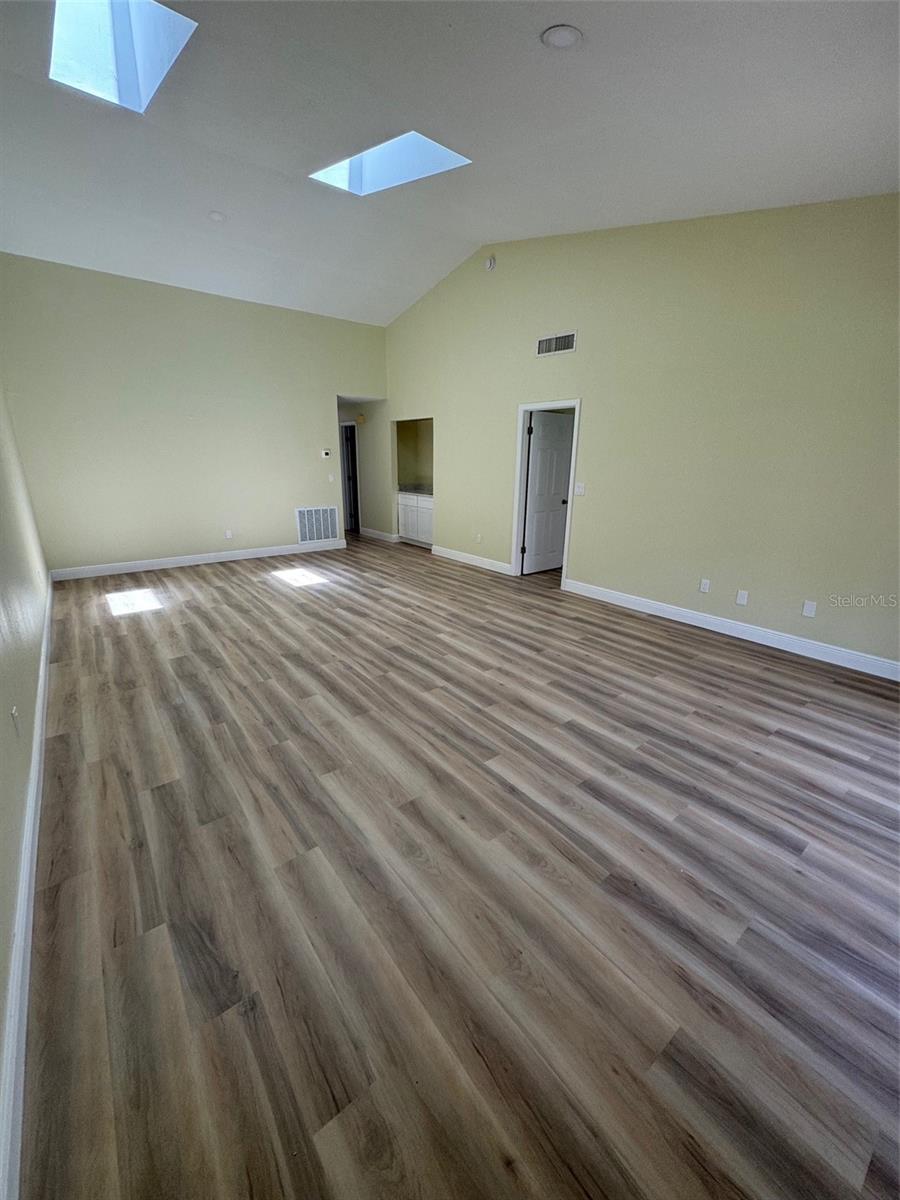 Image 3 of 10 For 2317 Sun Valley Circle 2317