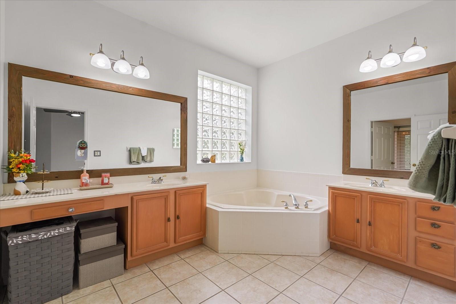 Image 8 of 24 For 6315 Clearmeadow Court