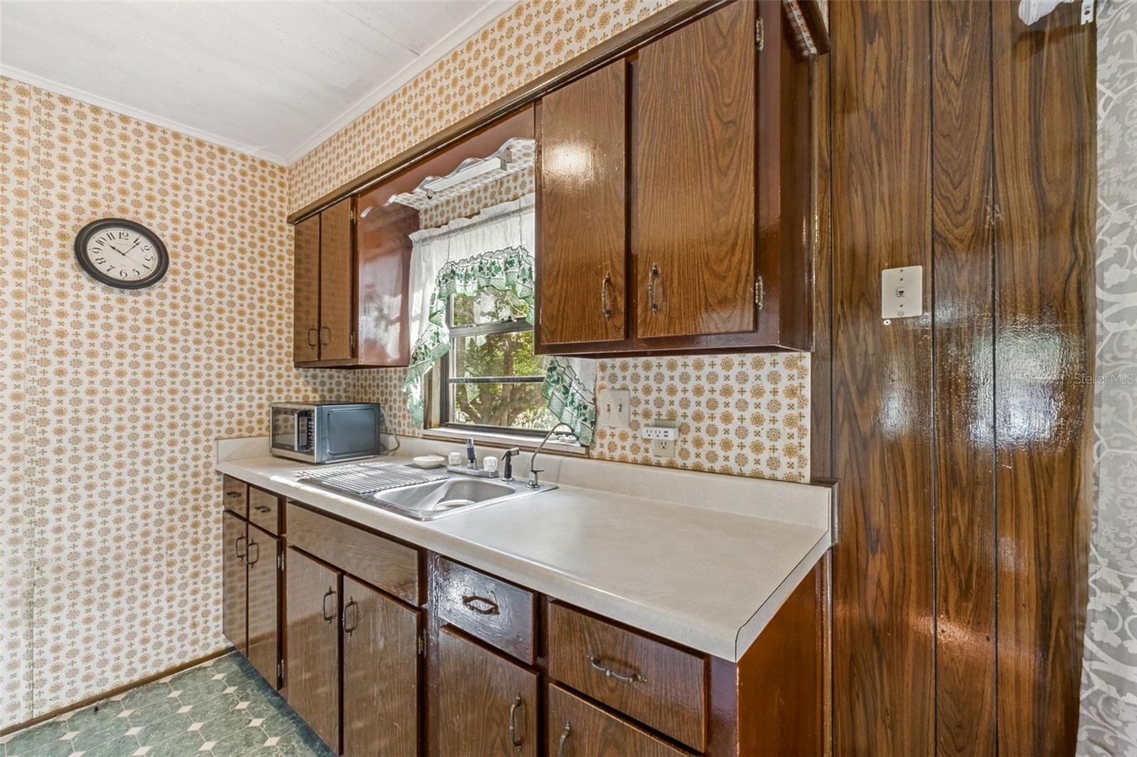 Image 12 of 27 For 217 Colony Drive