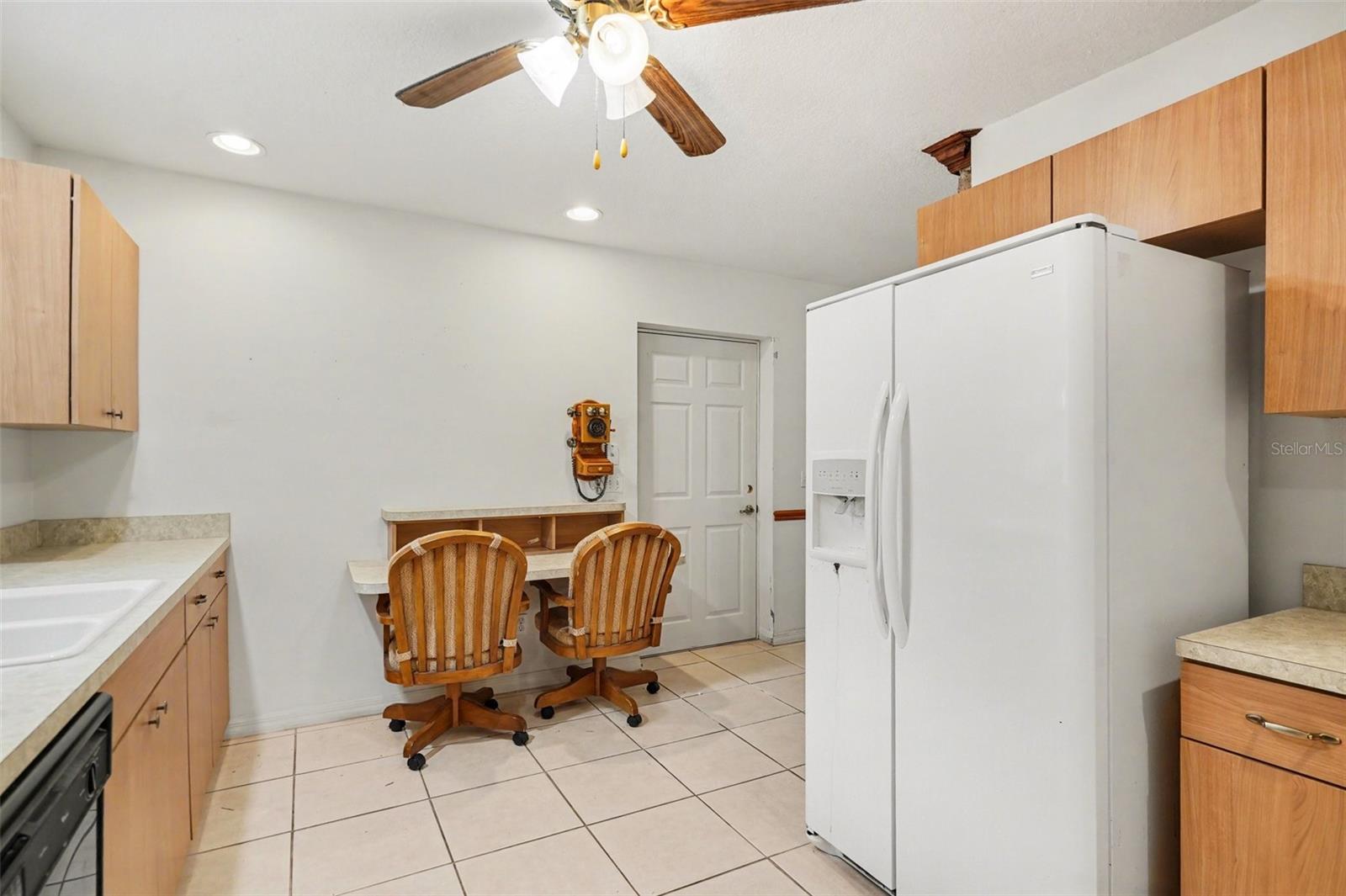 Image 10 of 27 For 909 Kanawha Street