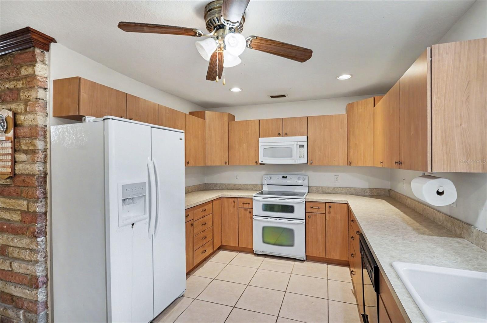 Image 11 of 27 For 909 Kanawha Street