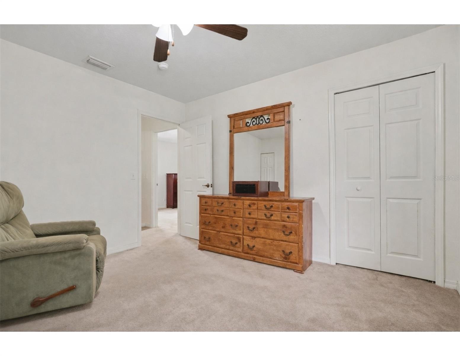 Image 17 of 27 For 909 Kanawha Street