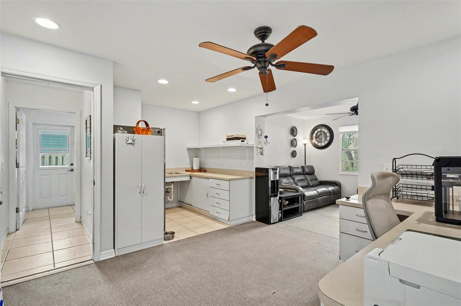 Image 19 of 27 For 909 Kanawha Street