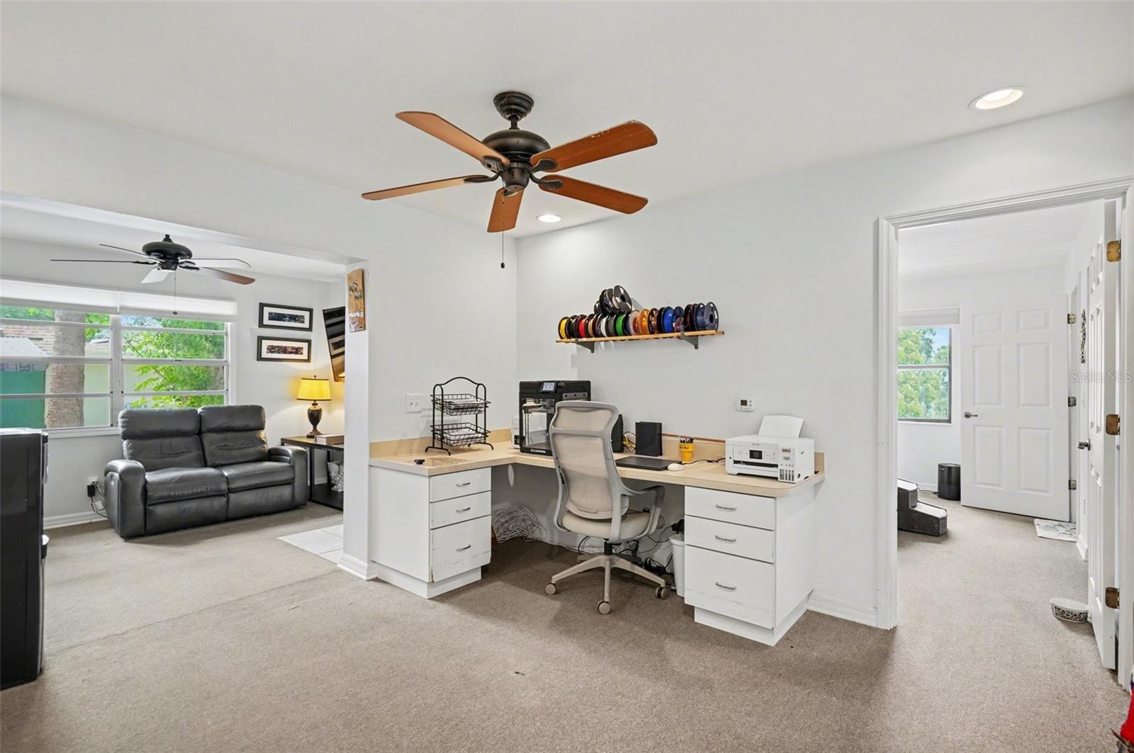 Image 20 of 27 For 909 Kanawha Street