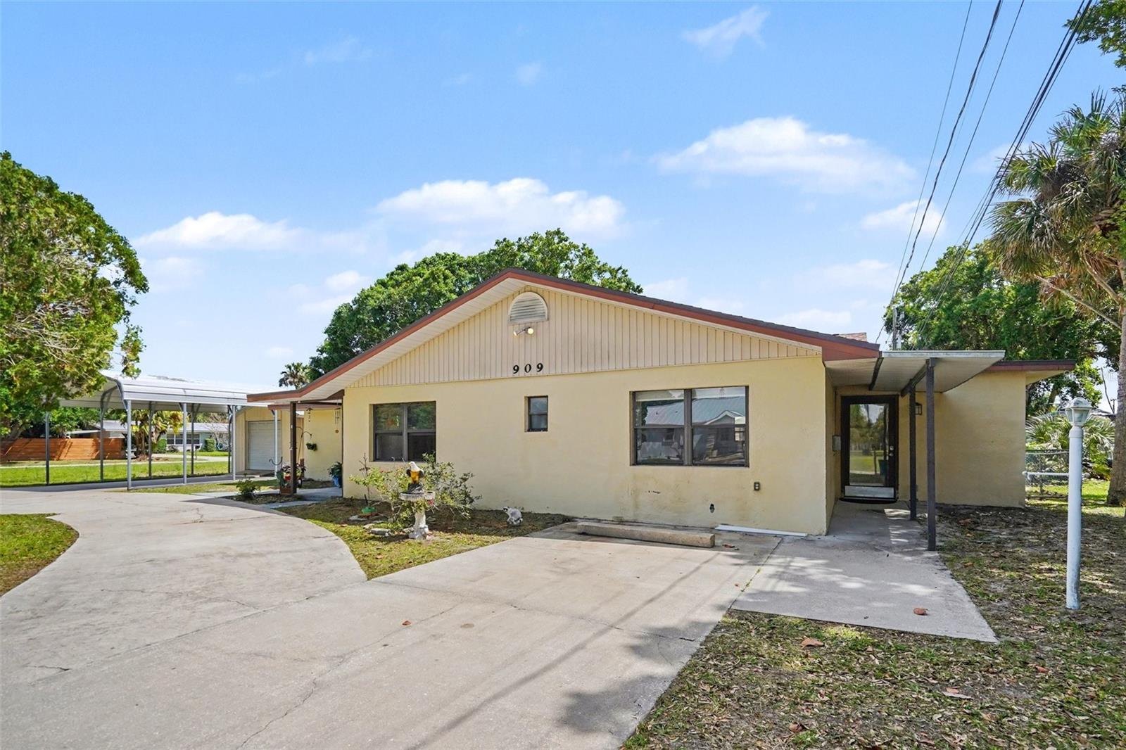 Image 25 of 27 For 909 Kanawha Street